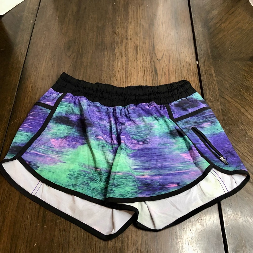 Lululemon trackers size 8